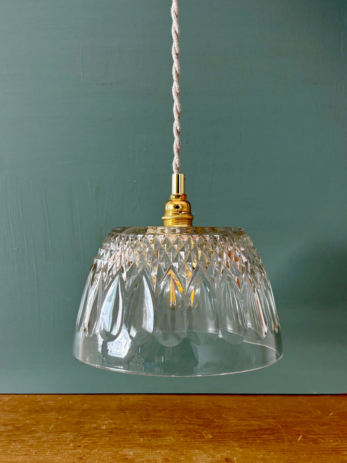 Suspension abat-jour vintage en verre travaillé - collection vaisselle (CVS1)