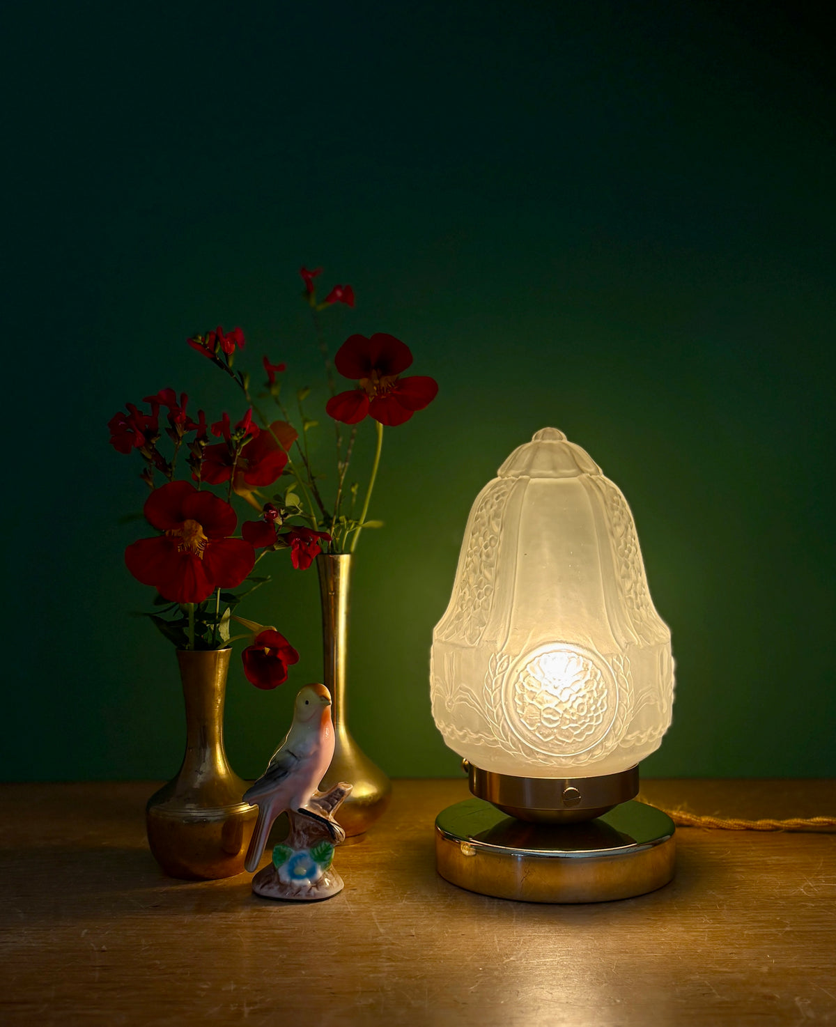 Lampe à poser globe vintage art déco en verre dépoli