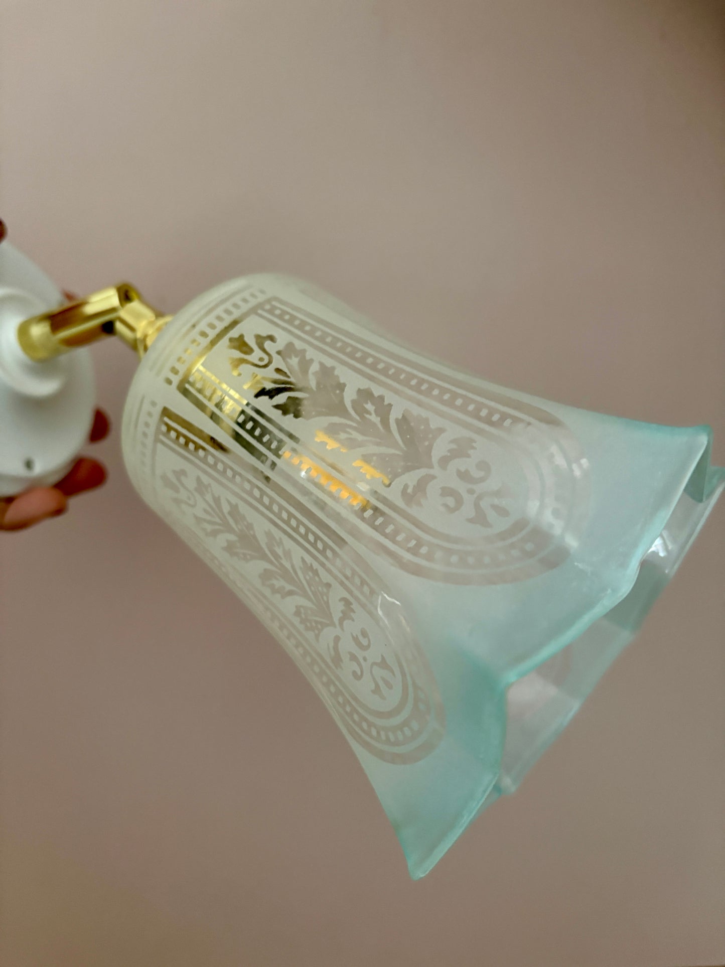 Applique tulipe vintage en verre dépoli blanc et bleu