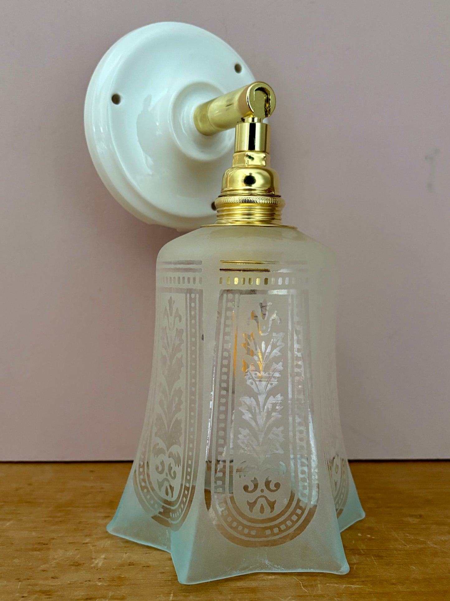 Applique tulipe vintage en verre dépoli blanc et bleu