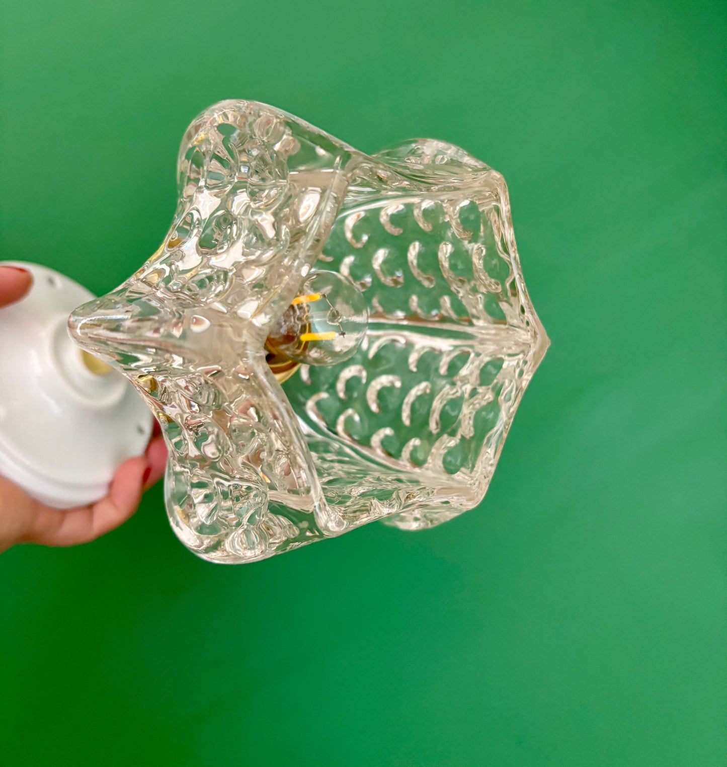 Applique tulipe vintage en verre moulé (TF1)