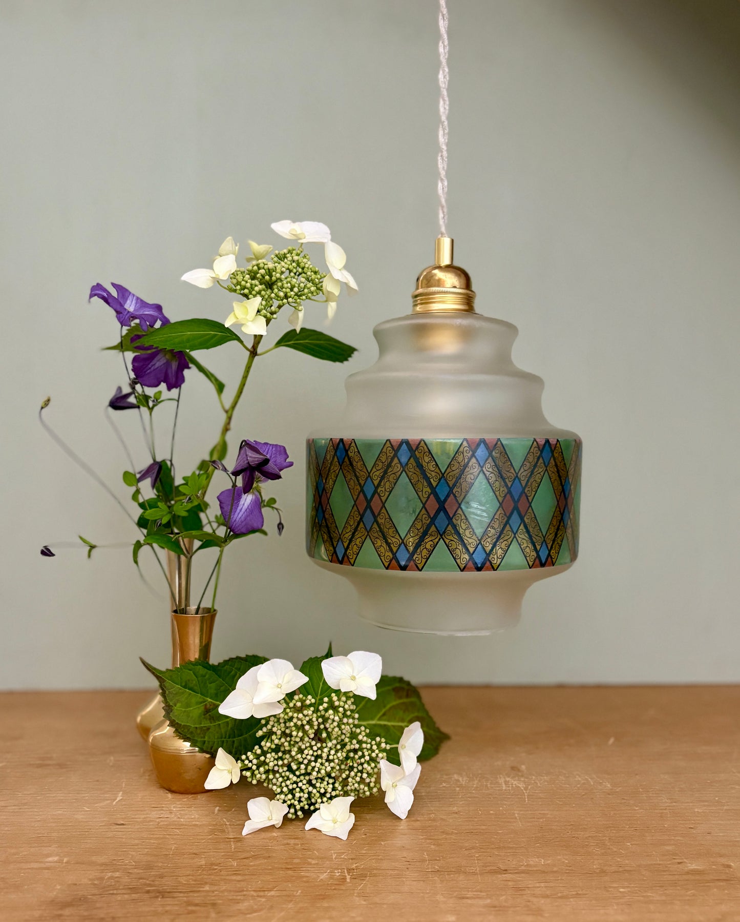 Suspension globe vintage en verre effet vitrail