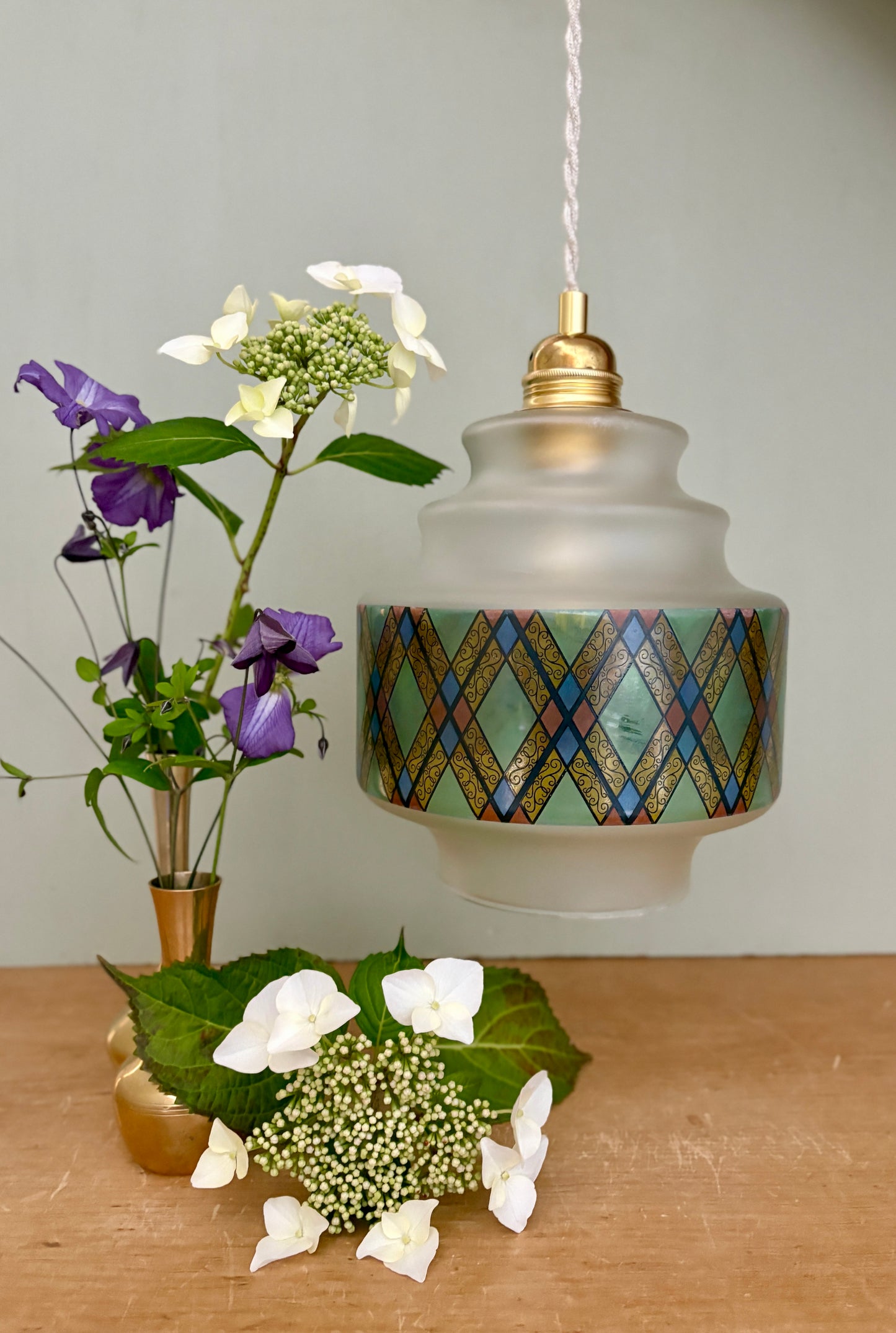 Suspension globe vintage en verre effet vitrail