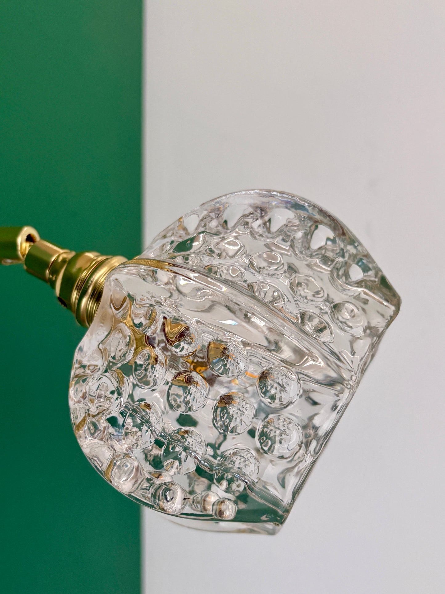 Applique tulipe vintage en verre moulé (TF1)