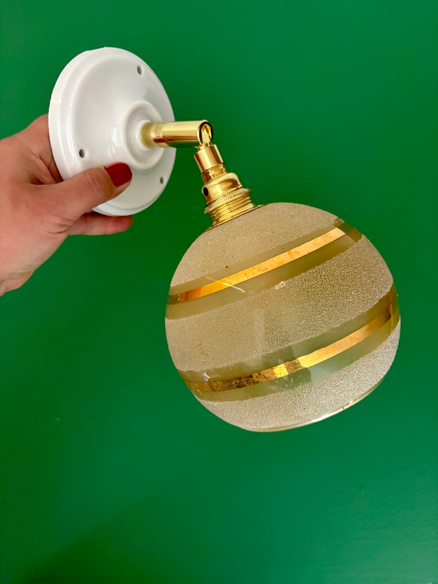 Applique globe vintage en verre granité jaune et or