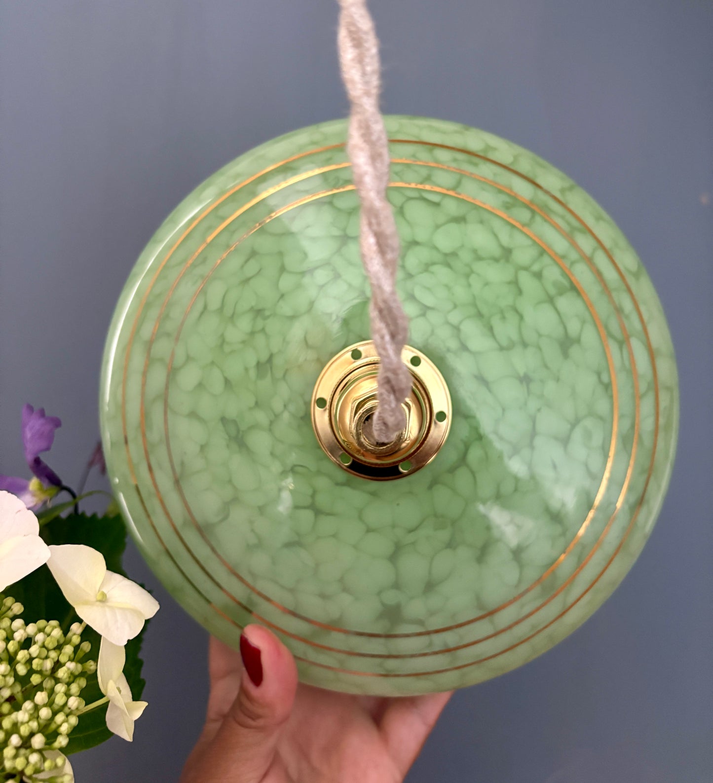 Suspension abat-jour vintage en verre de Clichy vert et or