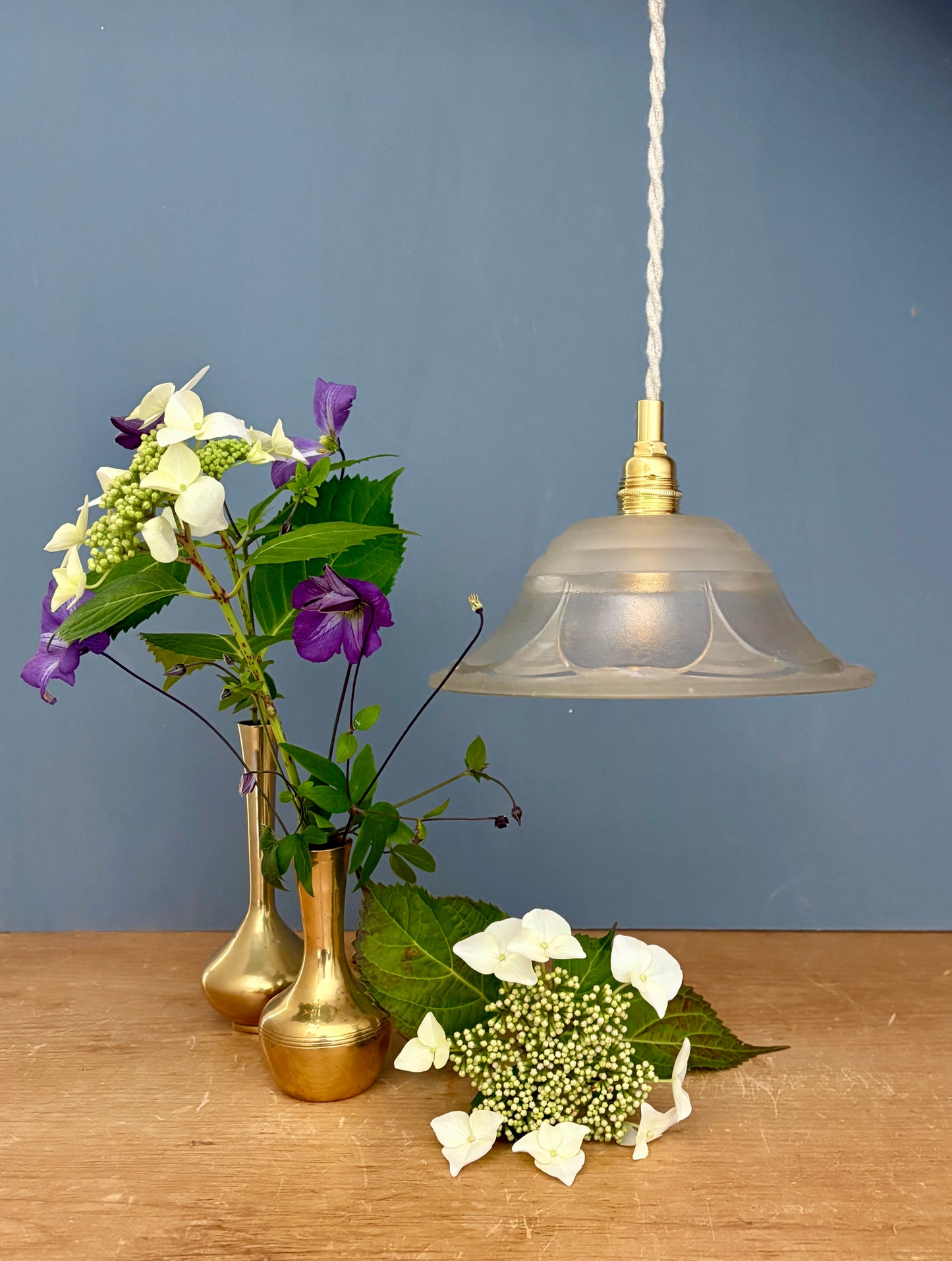 Suspension abat-jour vintage en verre motif de fleur