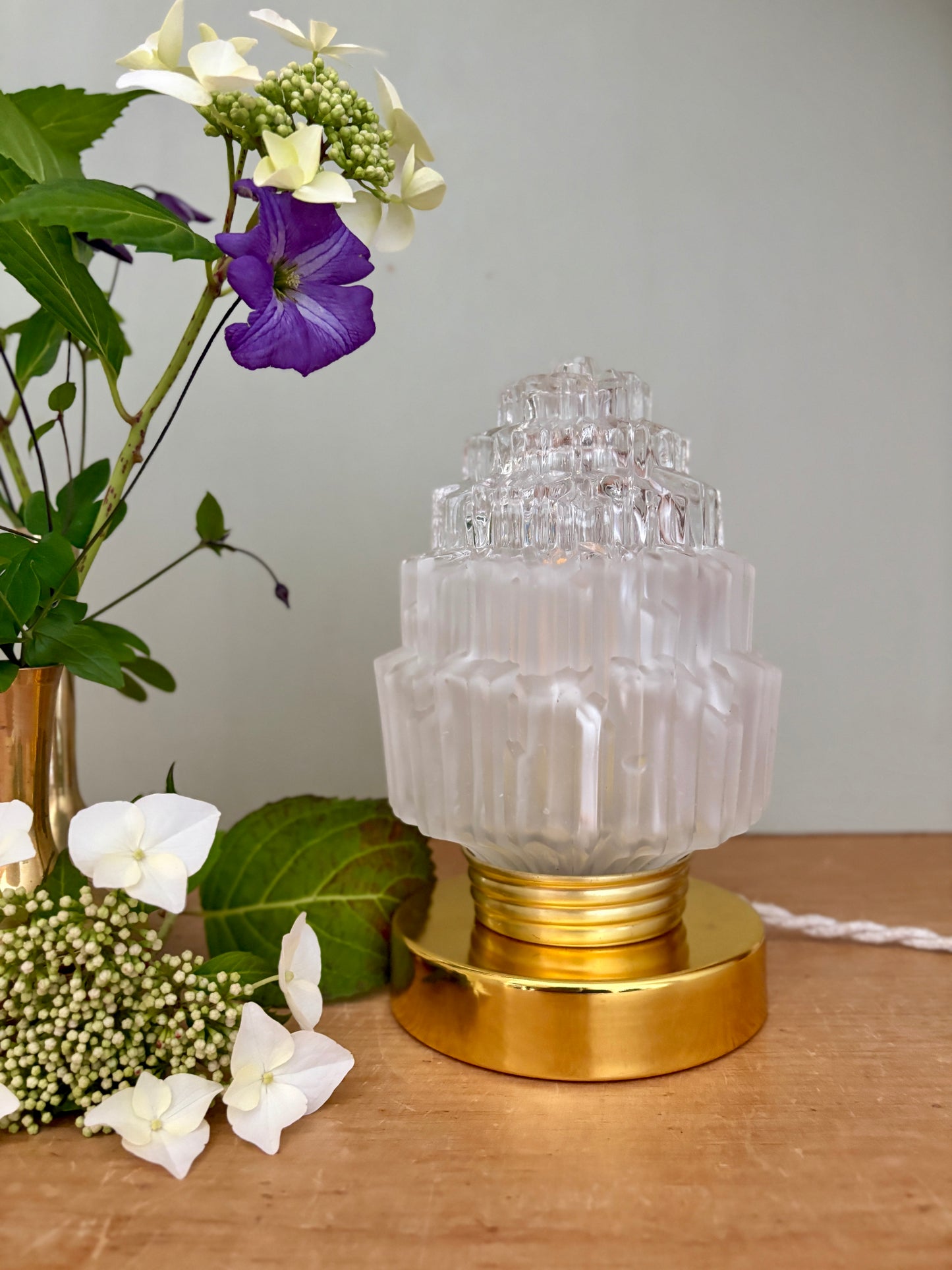 Lampe à poser globe vintage en verre mi dépoli mi transparent