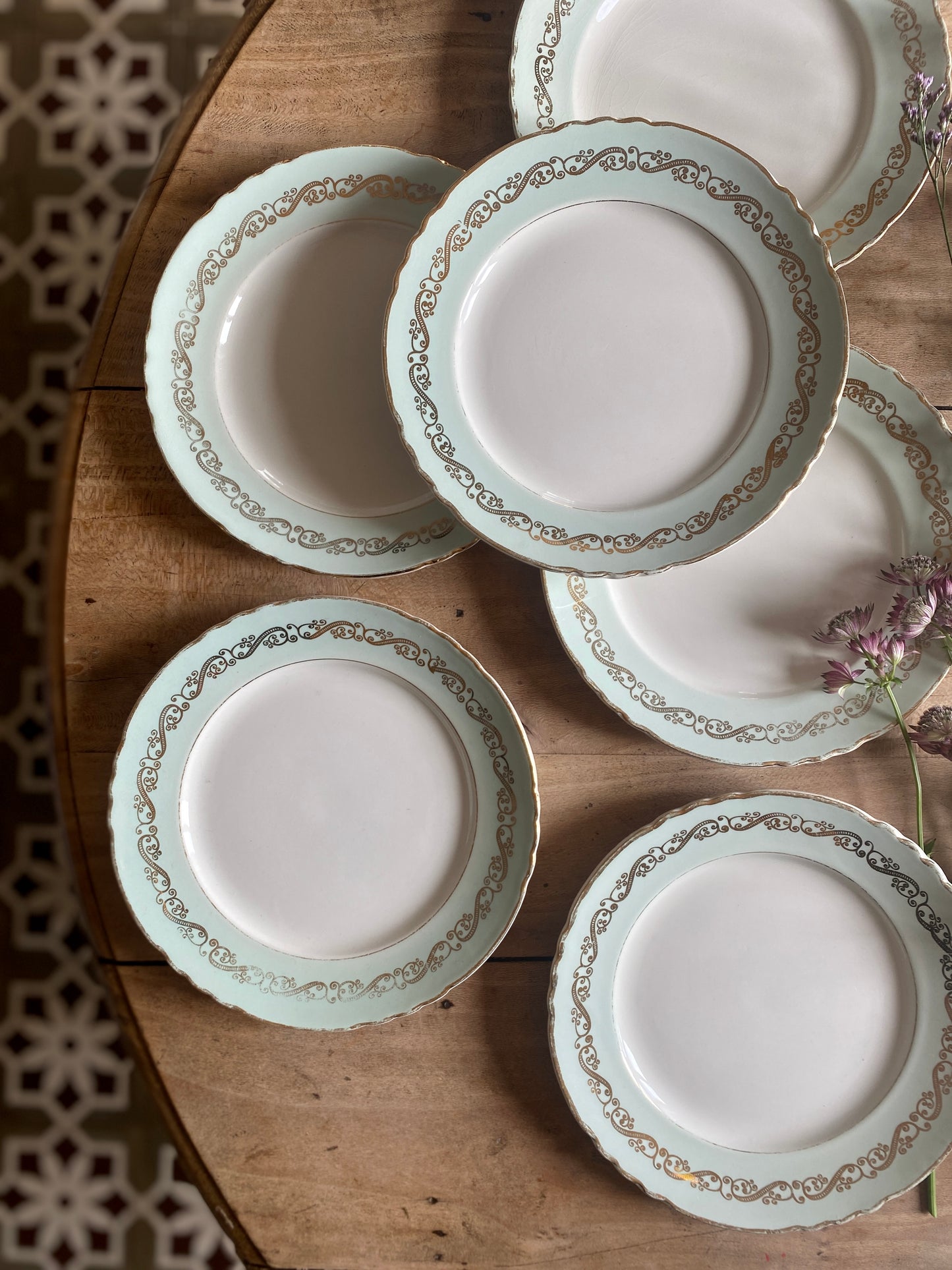 Lot de 6 assiettes plates vintage mint et dorées