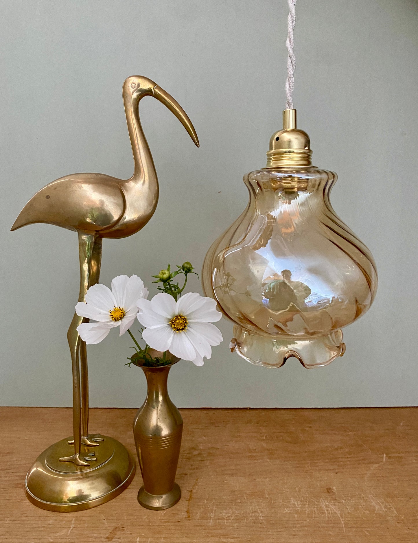 Suspension globe vintage en verre ambré