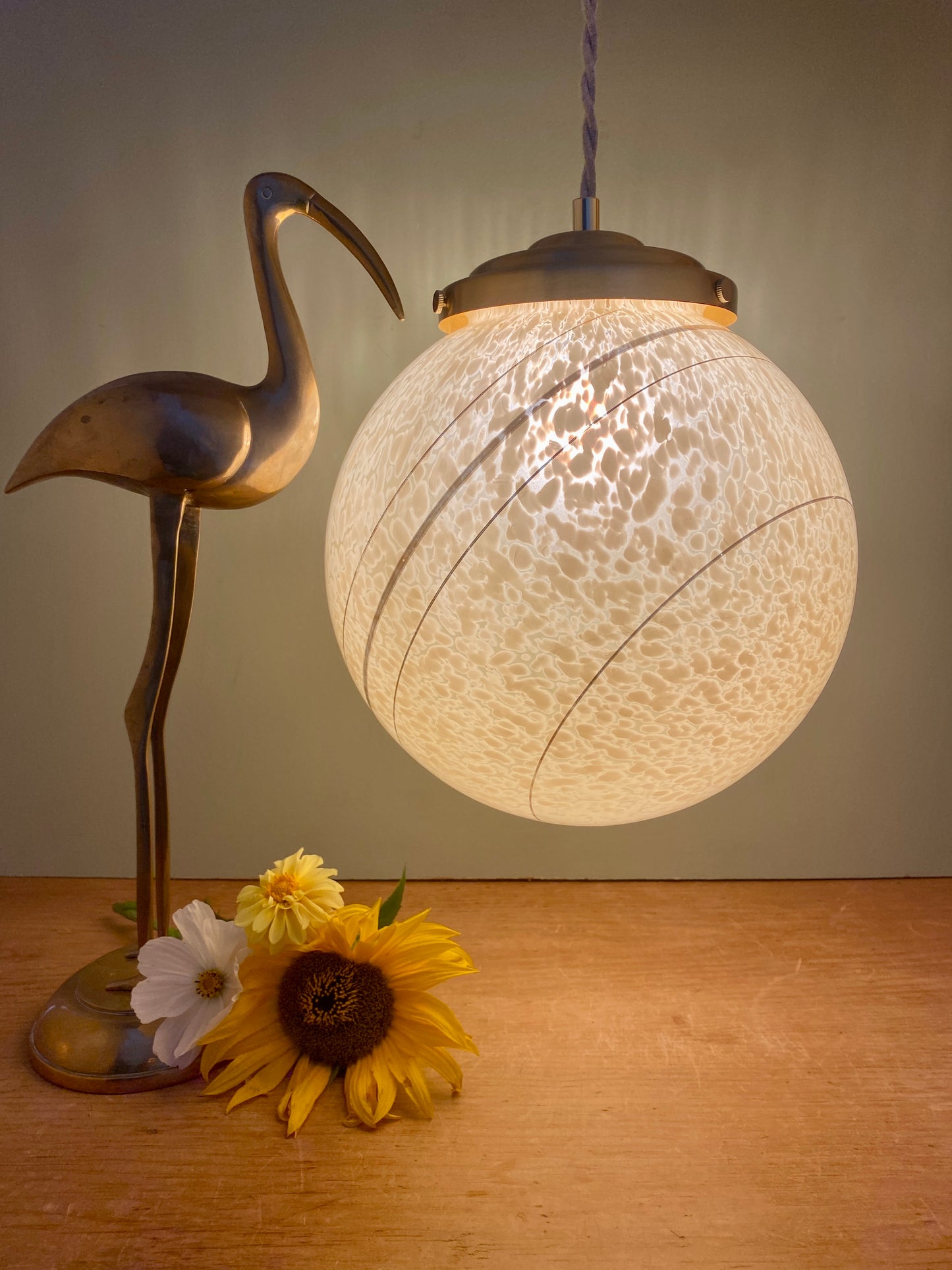 Suspension globe vintage en verre de clichy jaune et doré XXL