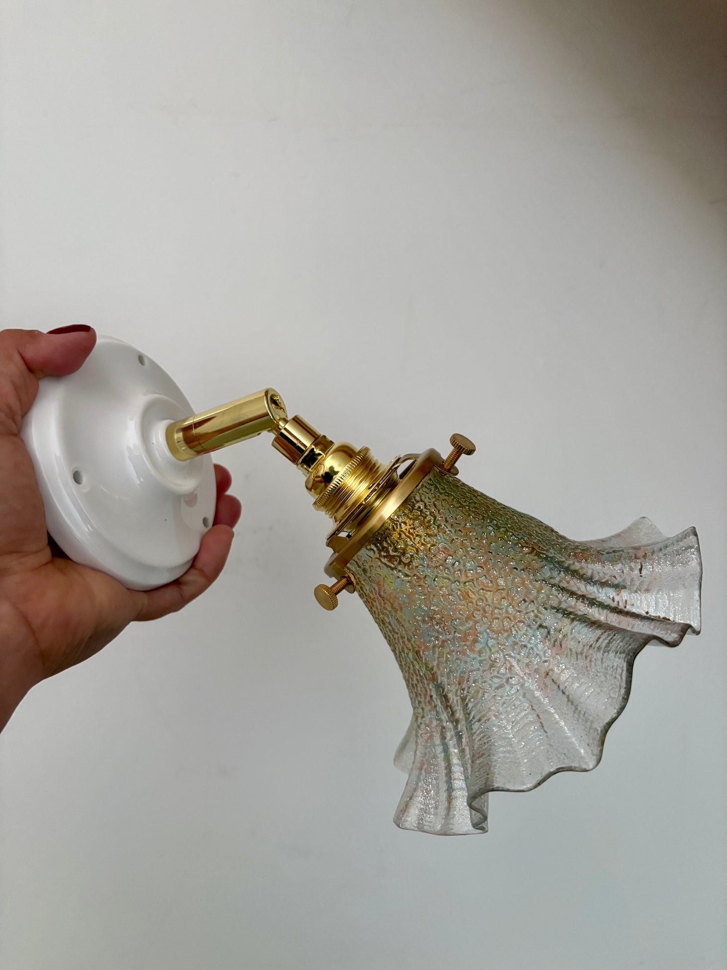 Applique tulipe vintage en verre irisé