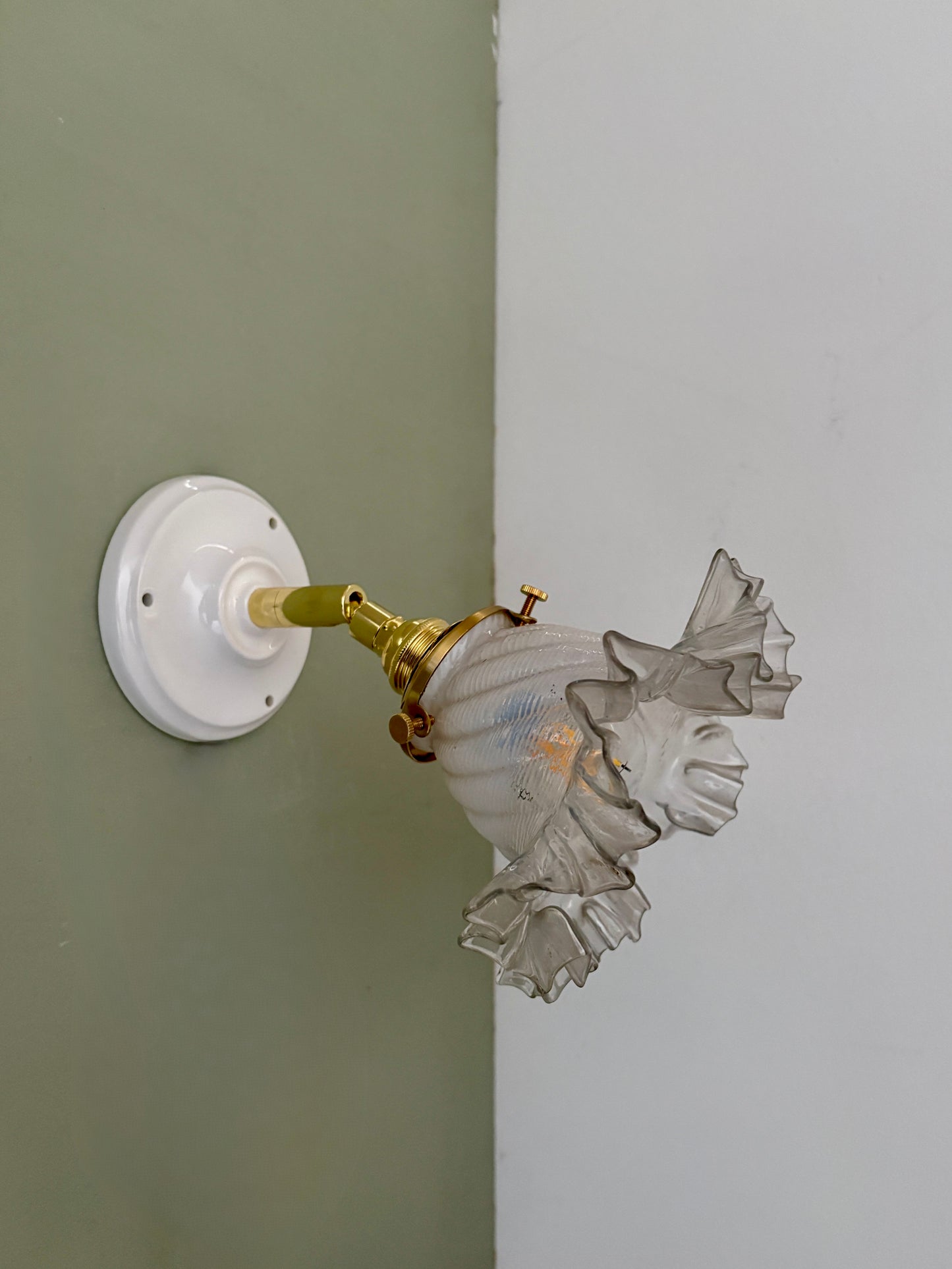 Applique tulipe vintage en verre blanc et transparent