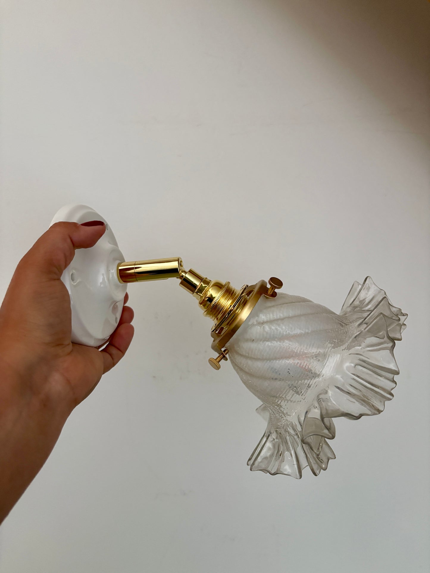 Applique tulipe vintage en verre blanc et transparent