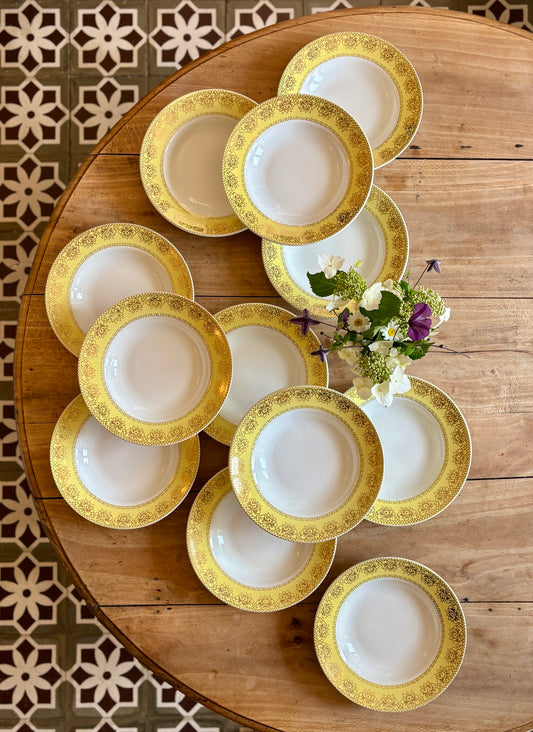 Lot de 12 assiettes creuses vintage blanches, jaunes et dorées