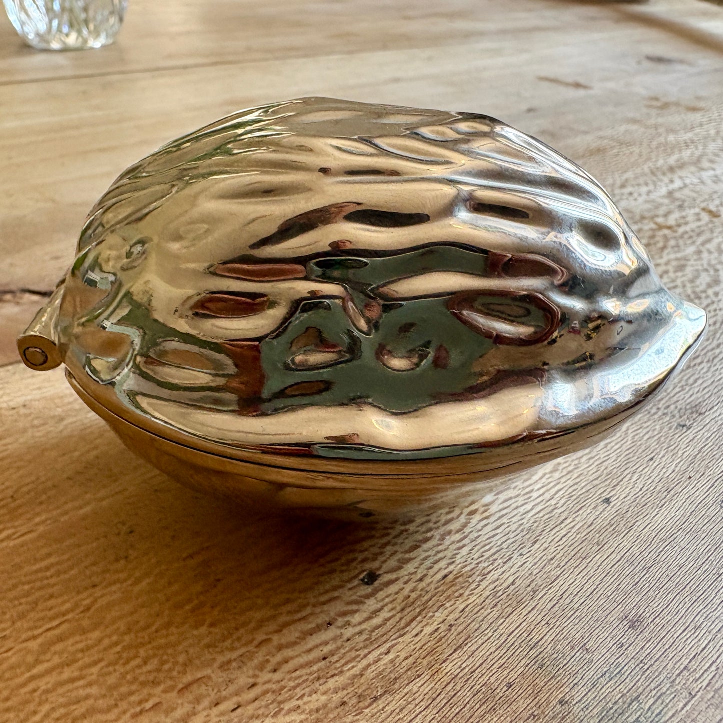 Casse noix vintage en forme de noix