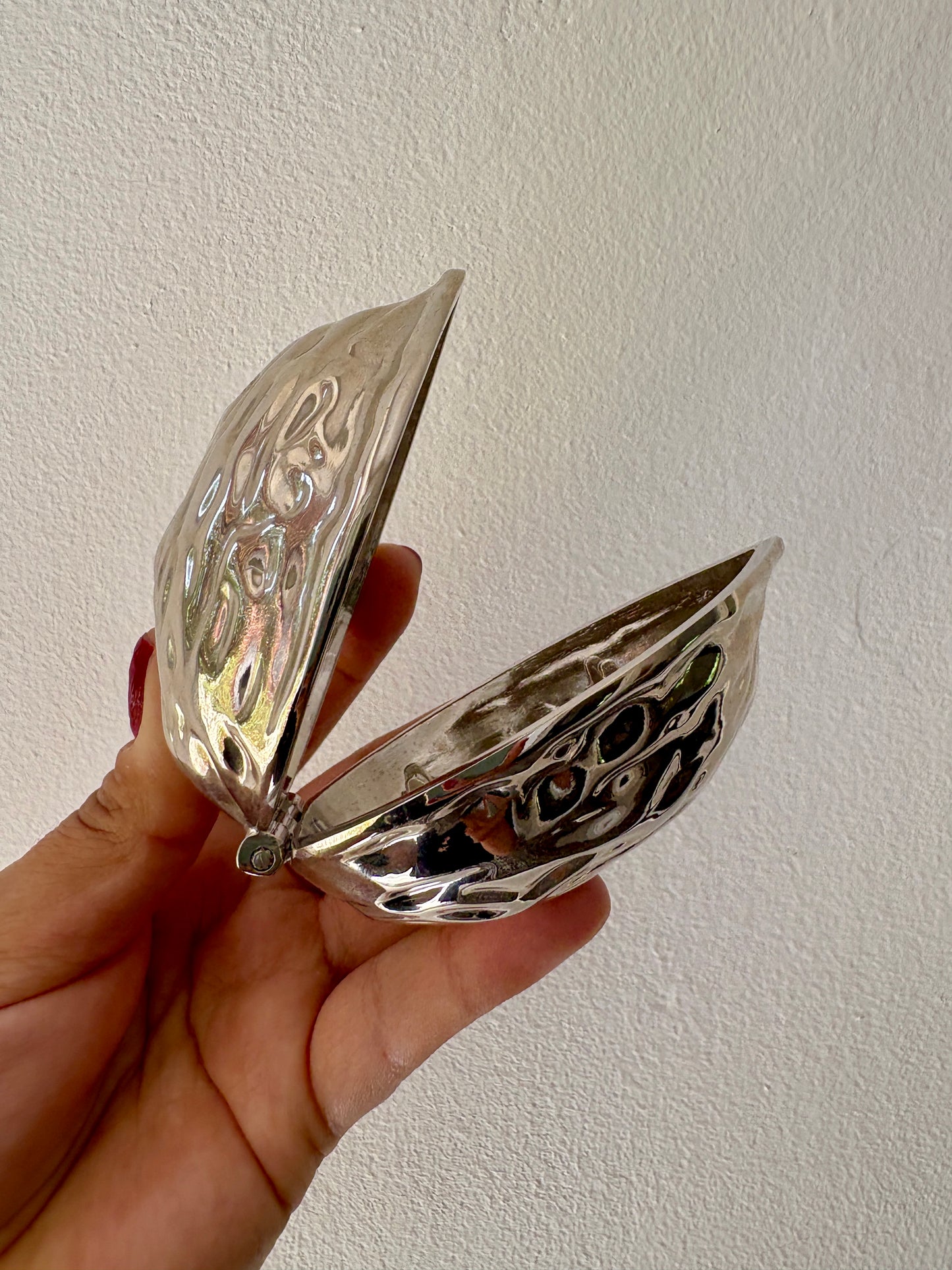 Casse noix vintage en forme de noix