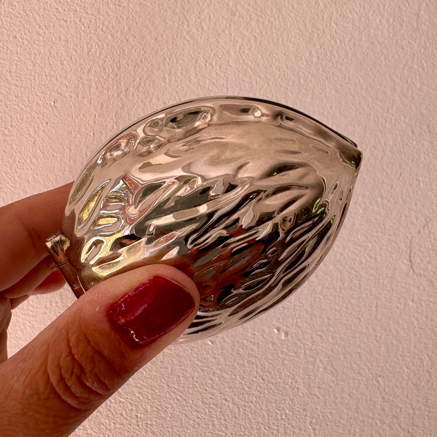 Casse noix vintage en forme de noix