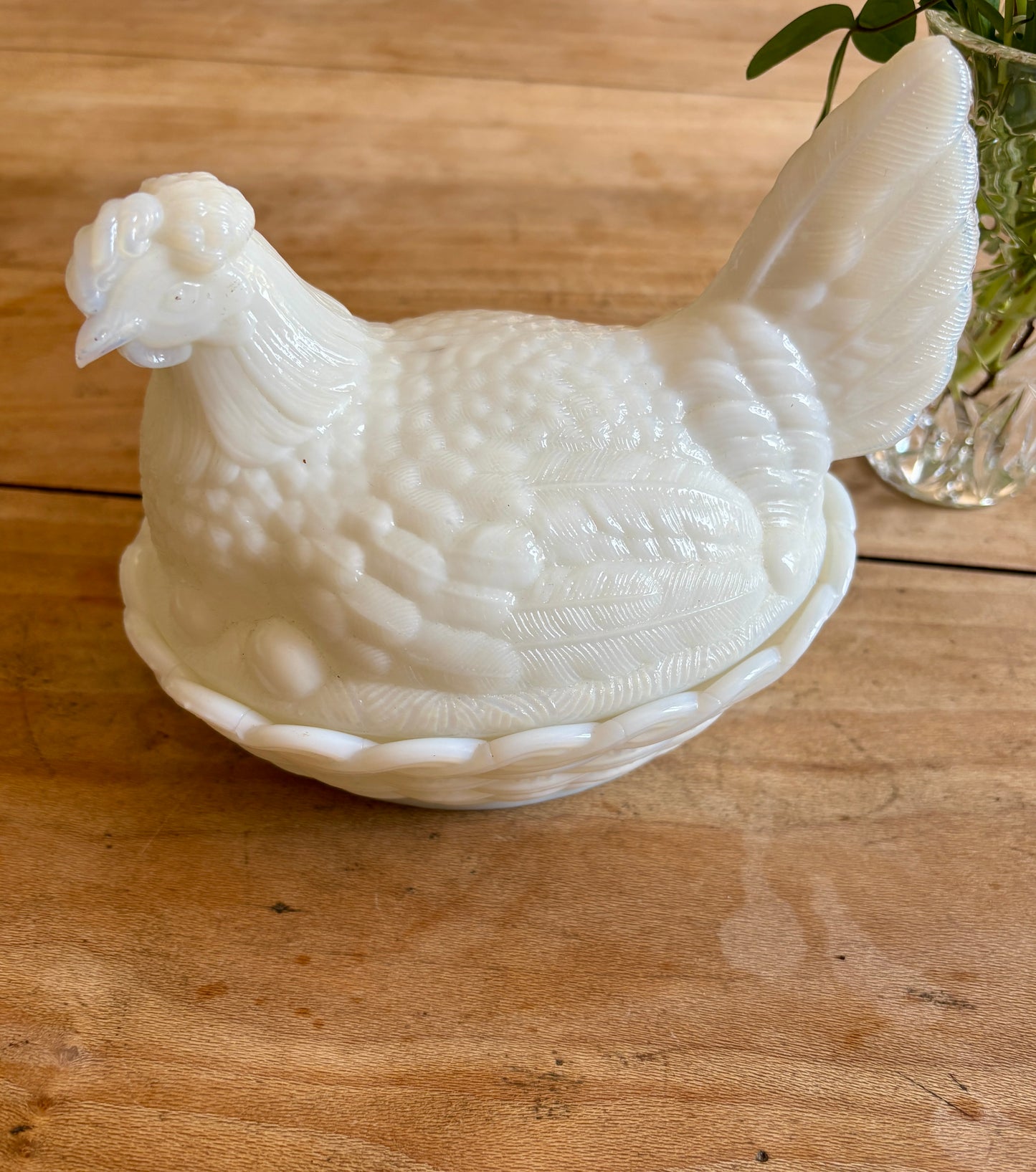 Boîte vintage poule en opaline blanche