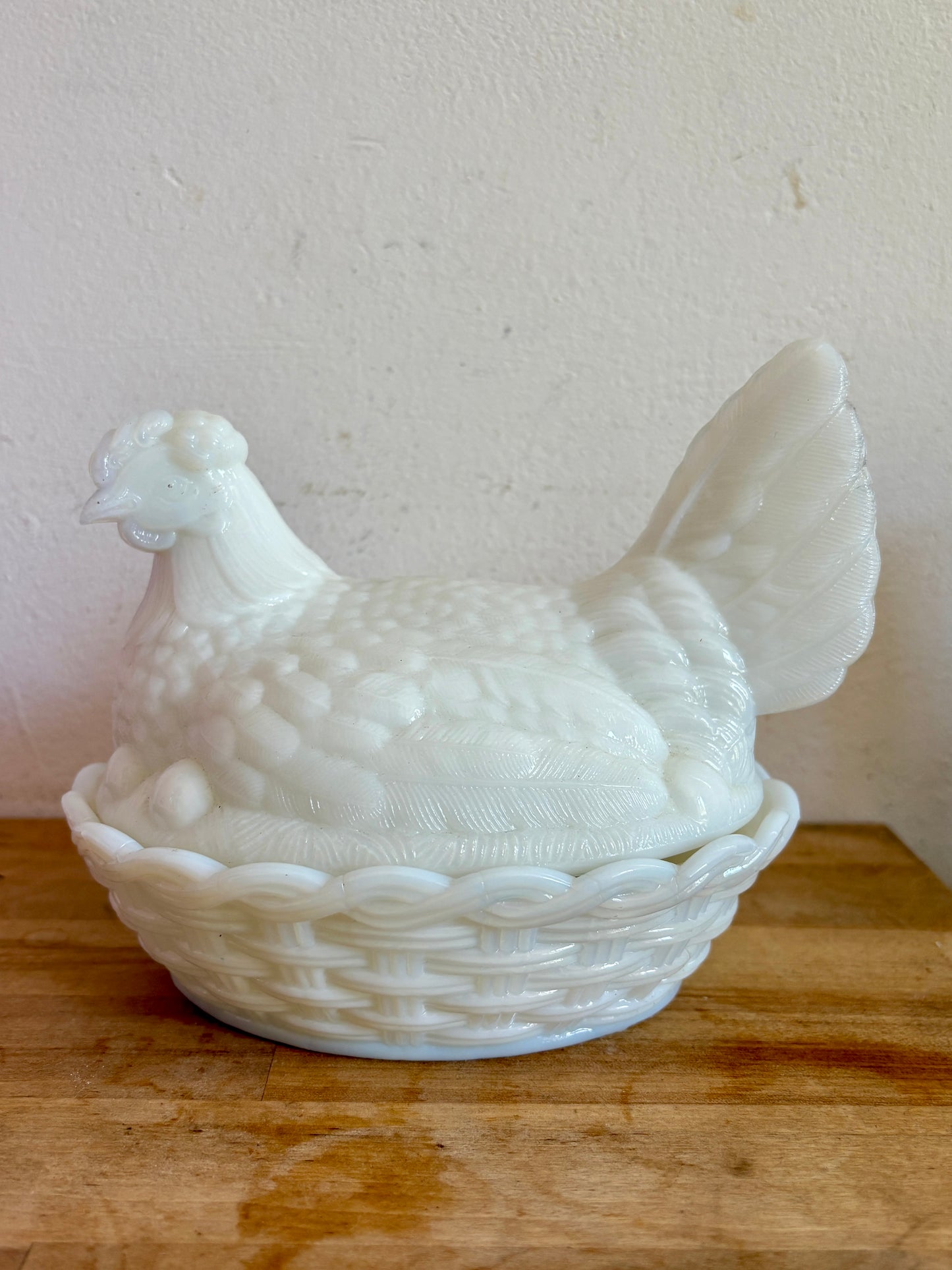 Boîte vintage poule en opaline blanche