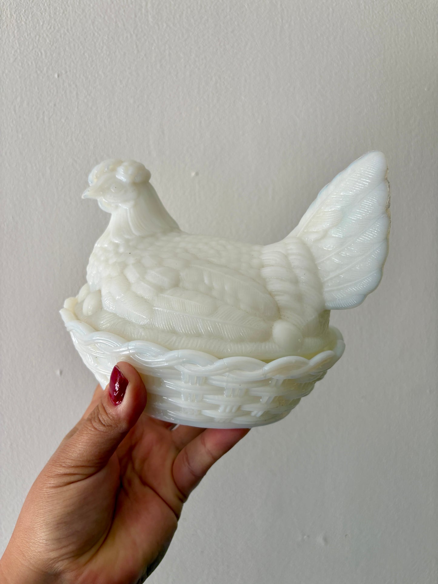 Boîte vintage poule en opaline blanche