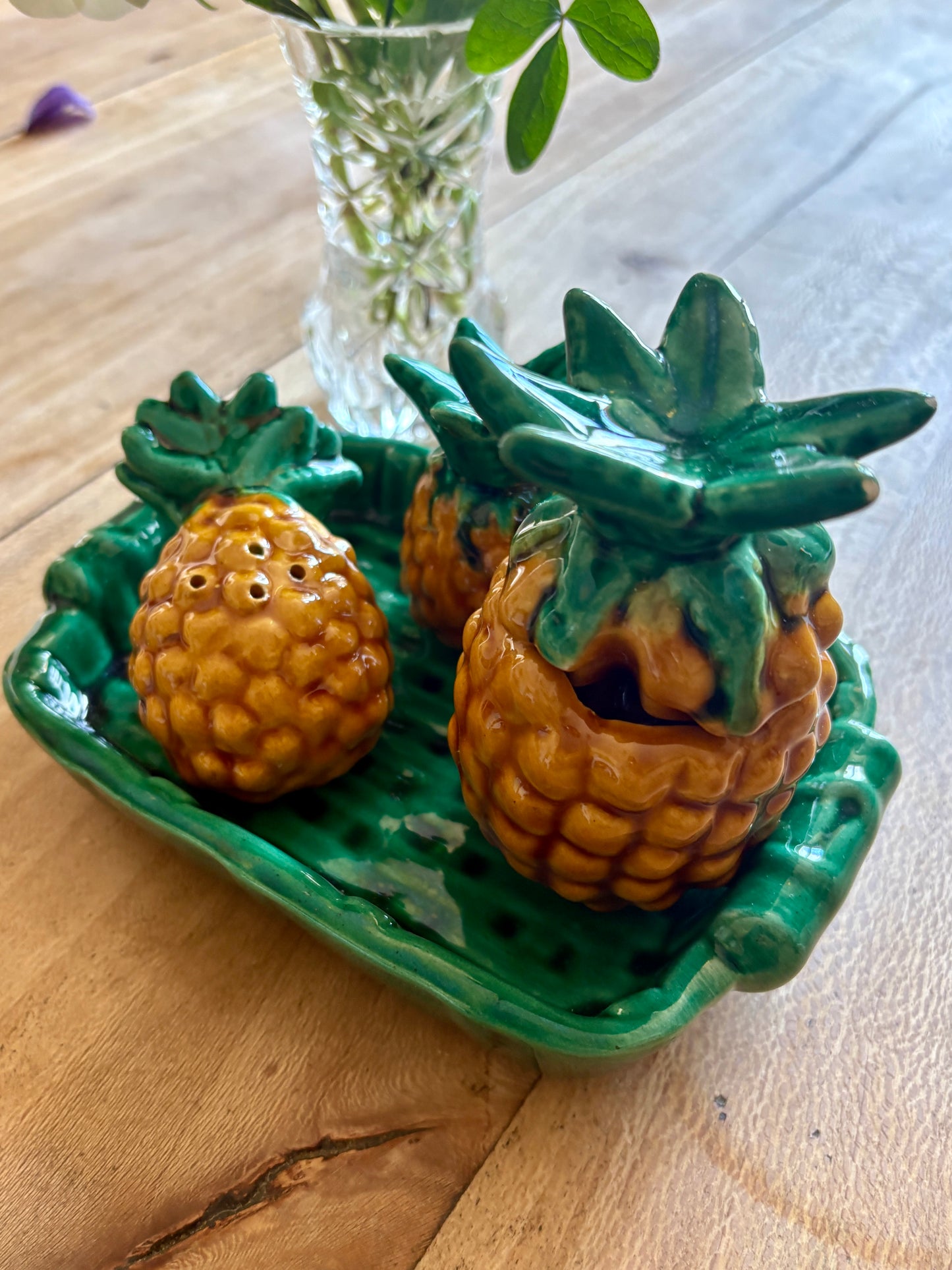 Set à condiments ananas en barbotine - Vallauris