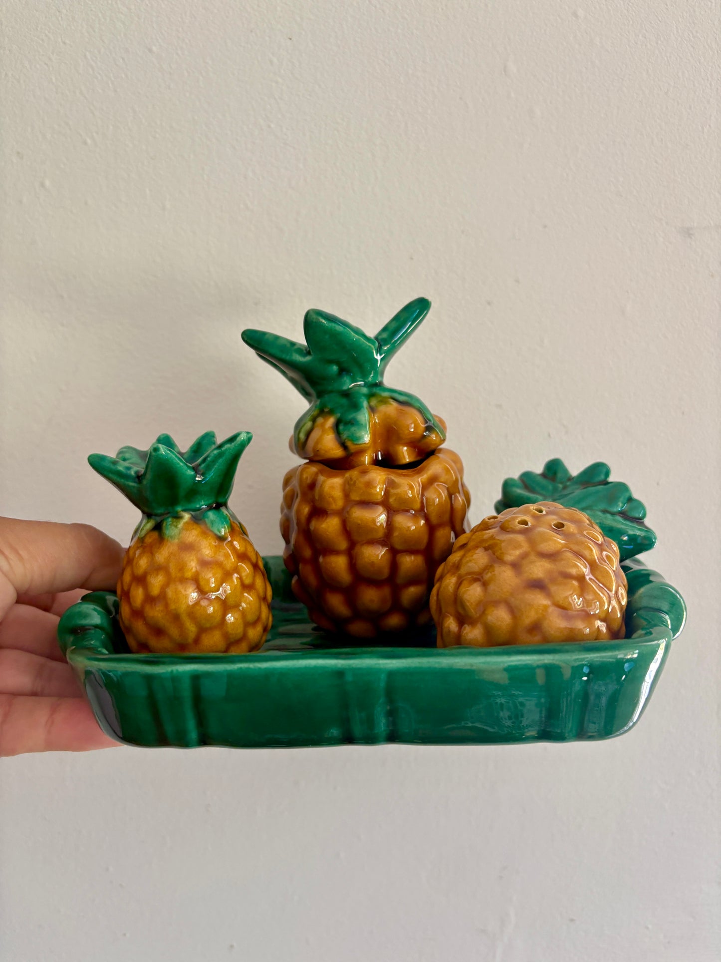Set à condiments ananas en barbotine - Vallauris
