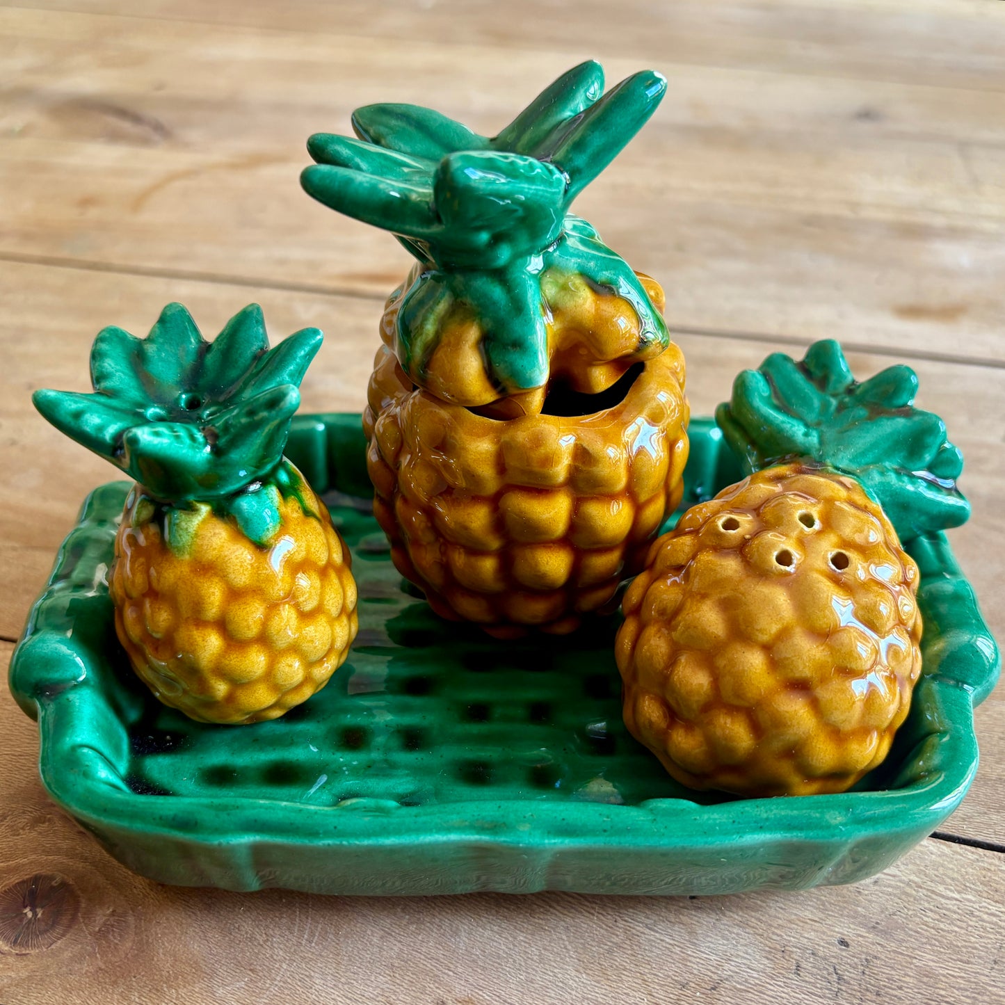Set à condiments ananas en barbotine - Vallauris
