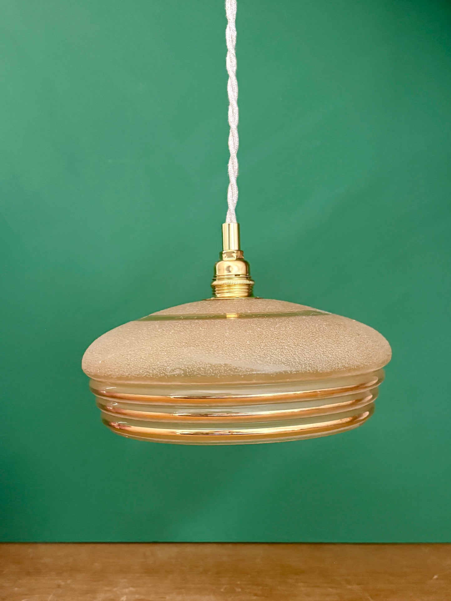 Suspension abat-jour vintage en verre granité jaune et or