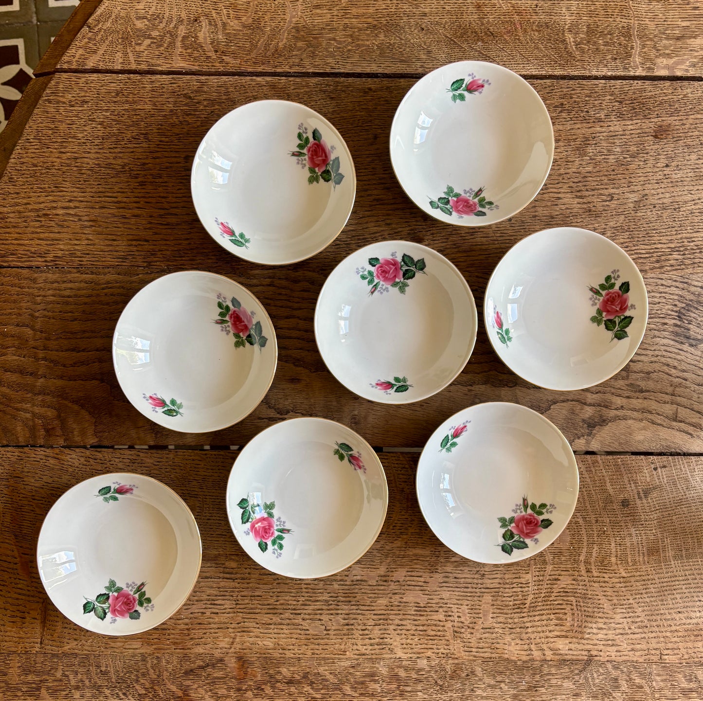 Lot de 8 ramequins vintage en porcelaine