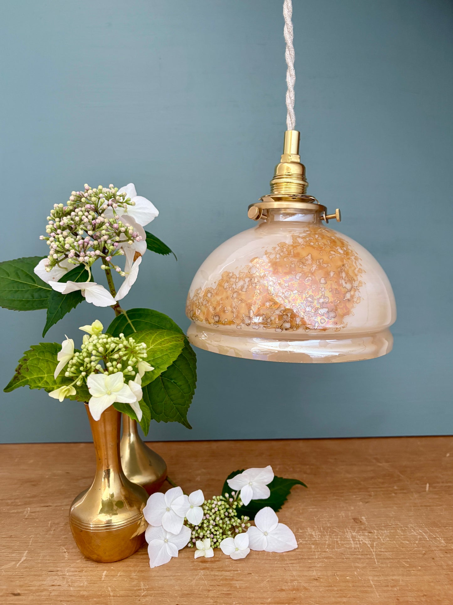 Suspension abat-jour vintage en verre nacré