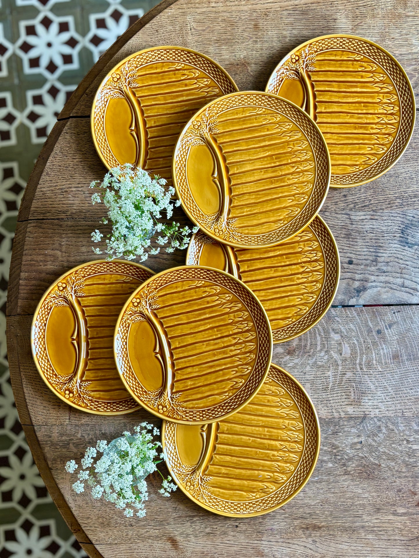 Lot de 7 assiettes vintage à asperges