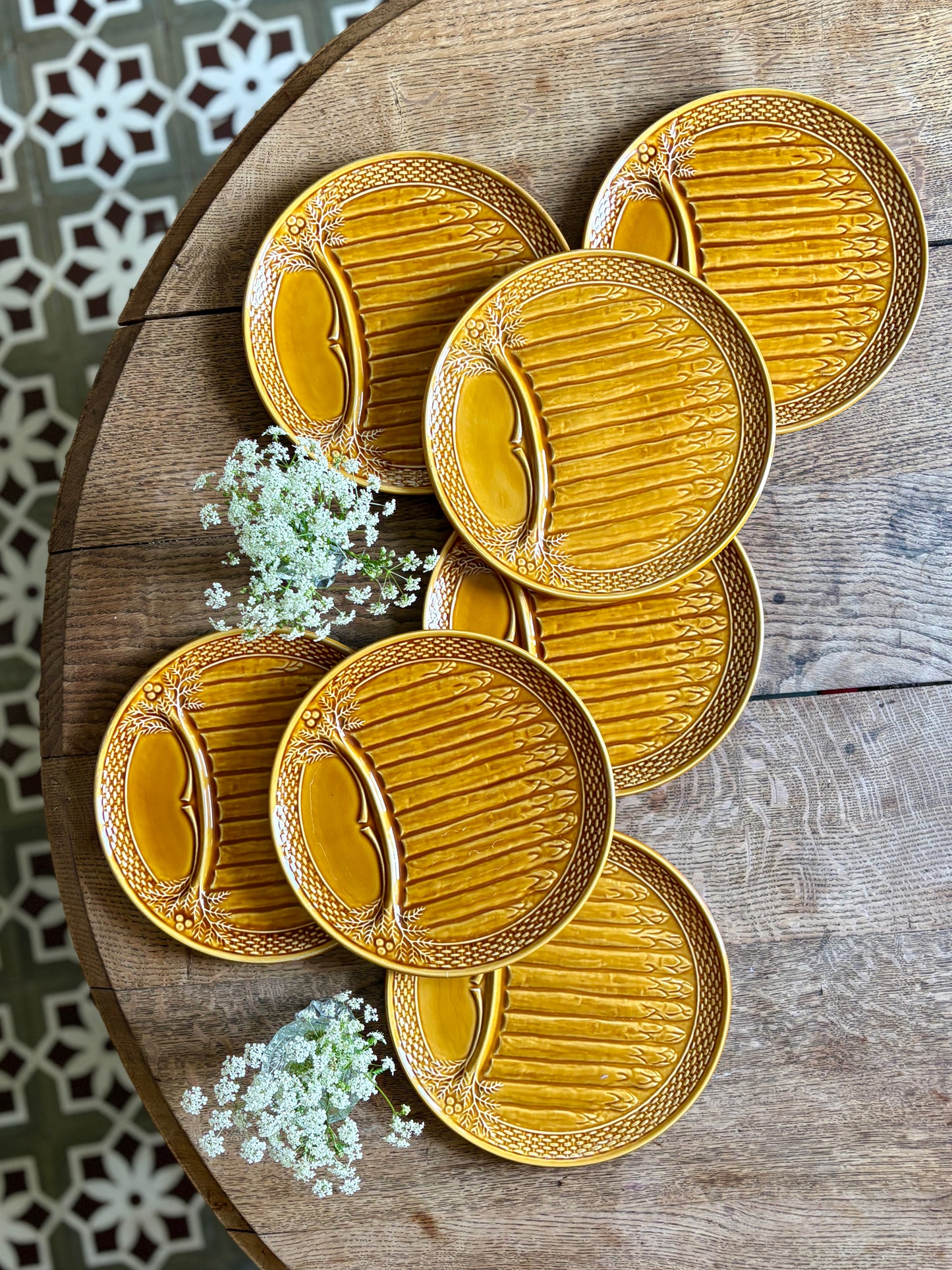 Lot de 7 assiettes vintage à asperges