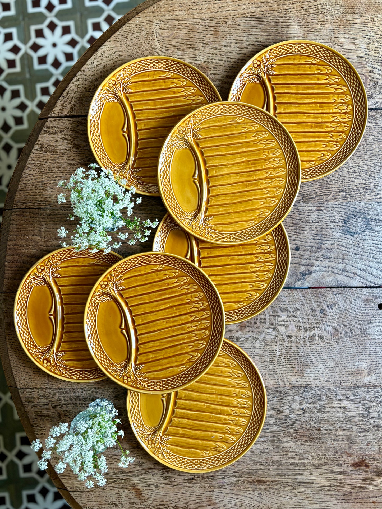 Lot de 7 assiettes vintage à asperges