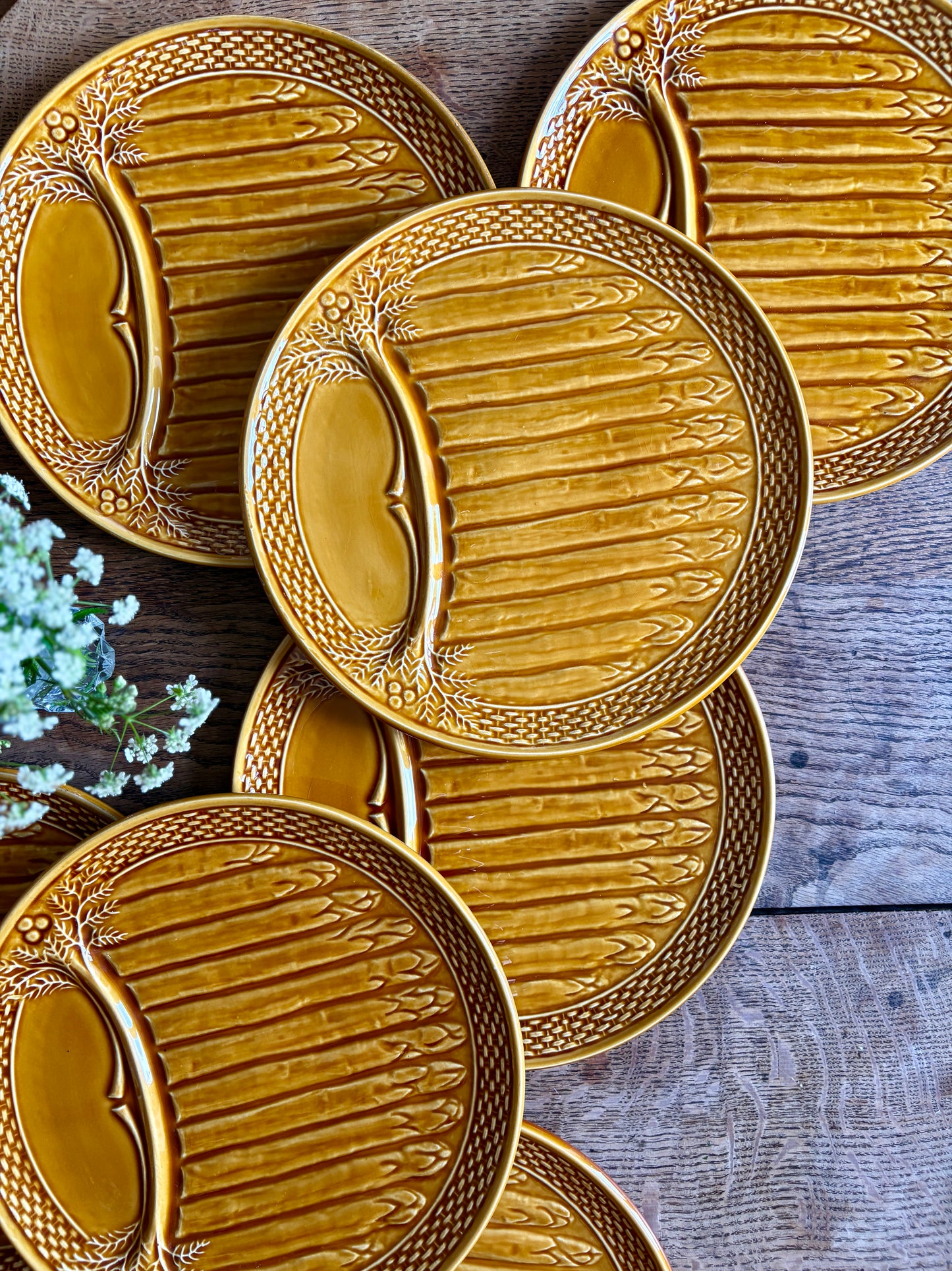 Lot de 7 assiettes vintage à asperges