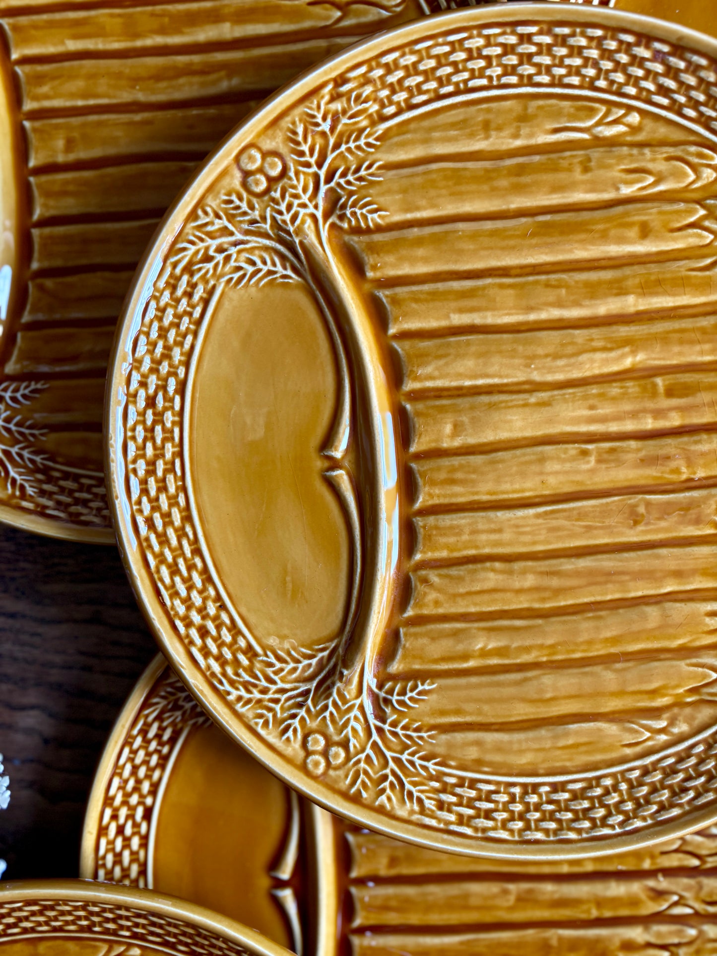 Lot de 7 assiettes vintage à asperges