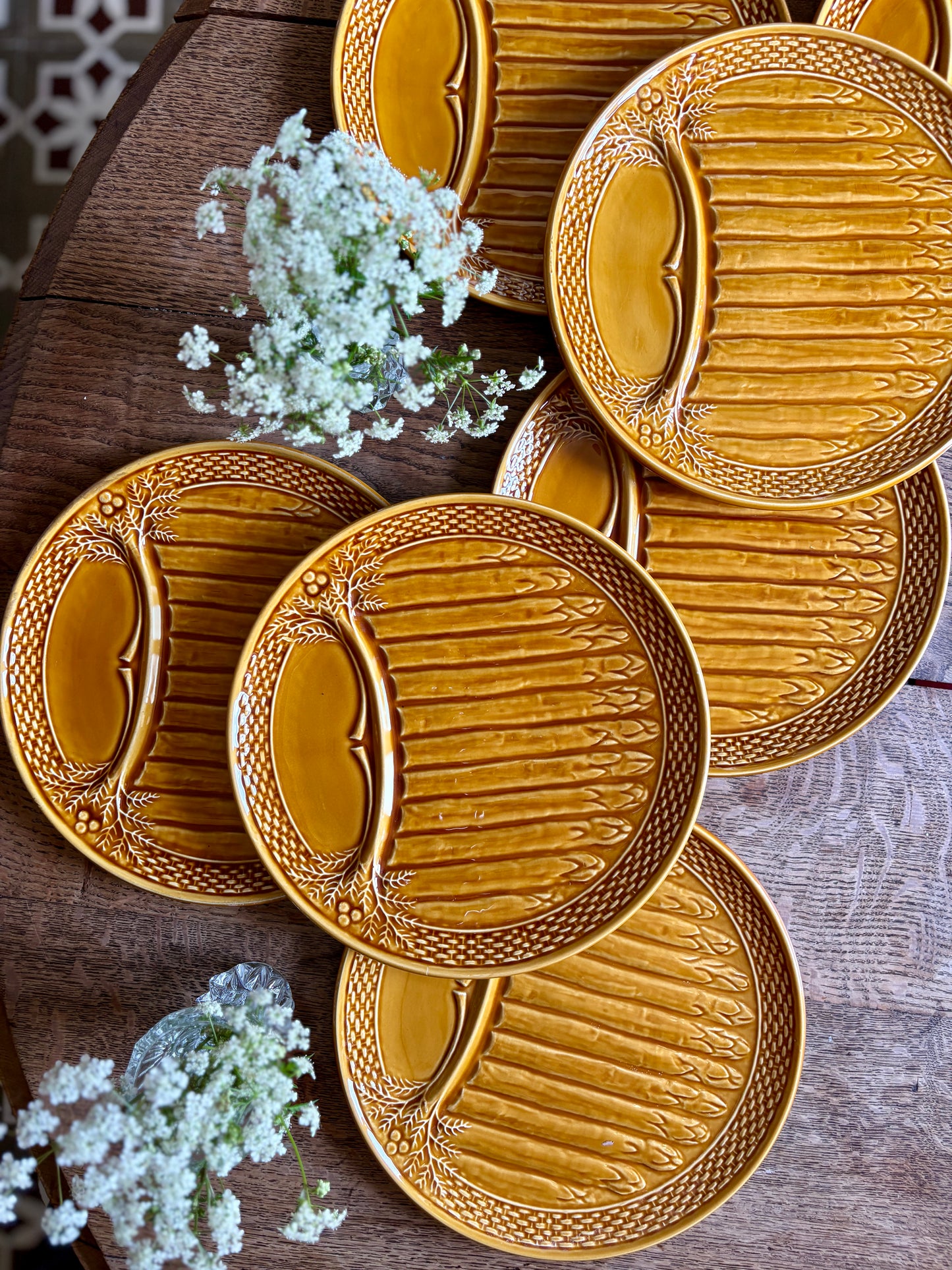 Lot de 7 assiettes vintage à asperges