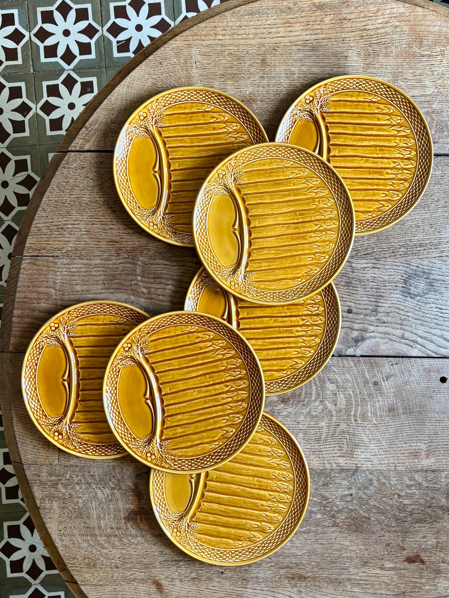 Lot de 7 assiettes vintage à asperges