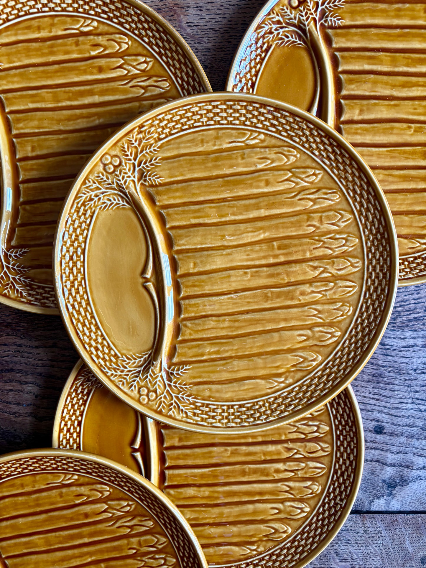 Lot de 7 assiettes vintage à asperges
