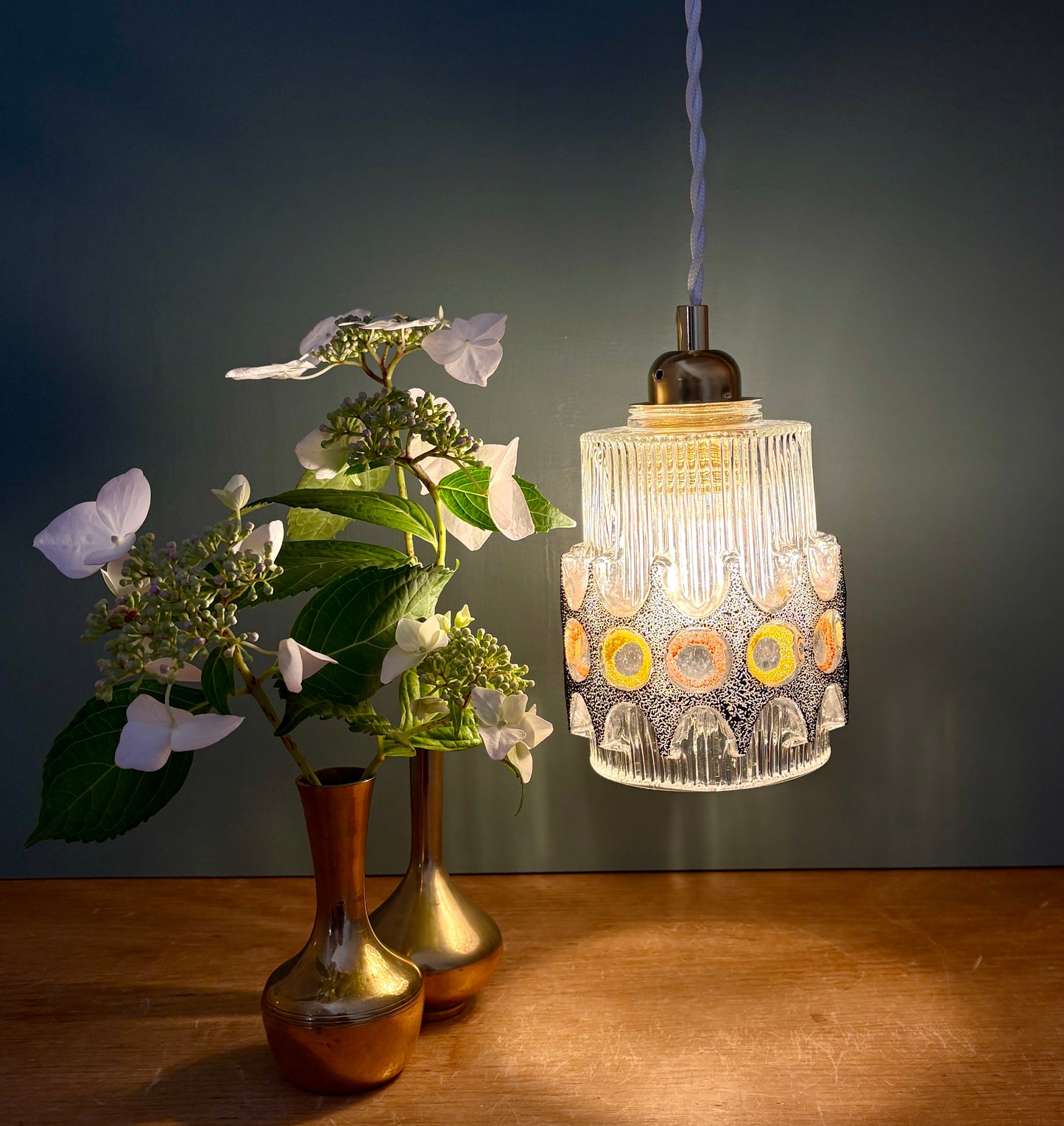 Suspension tulipe vintage années 70 en verre