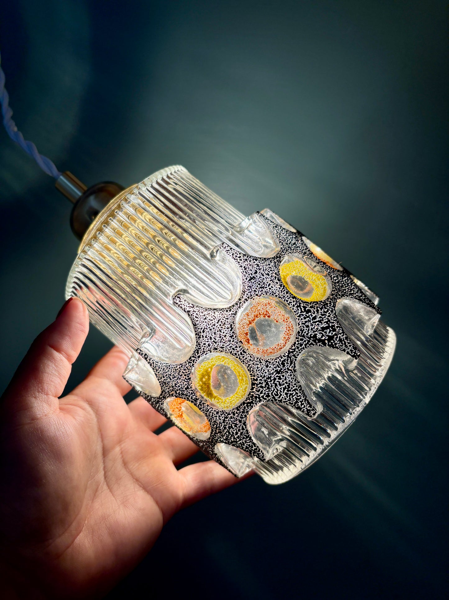 Suspension tulipe vintage années 70 en verre