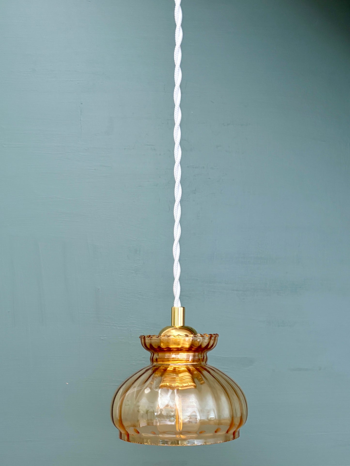 Suspension abat -jour vintage en verre ambré