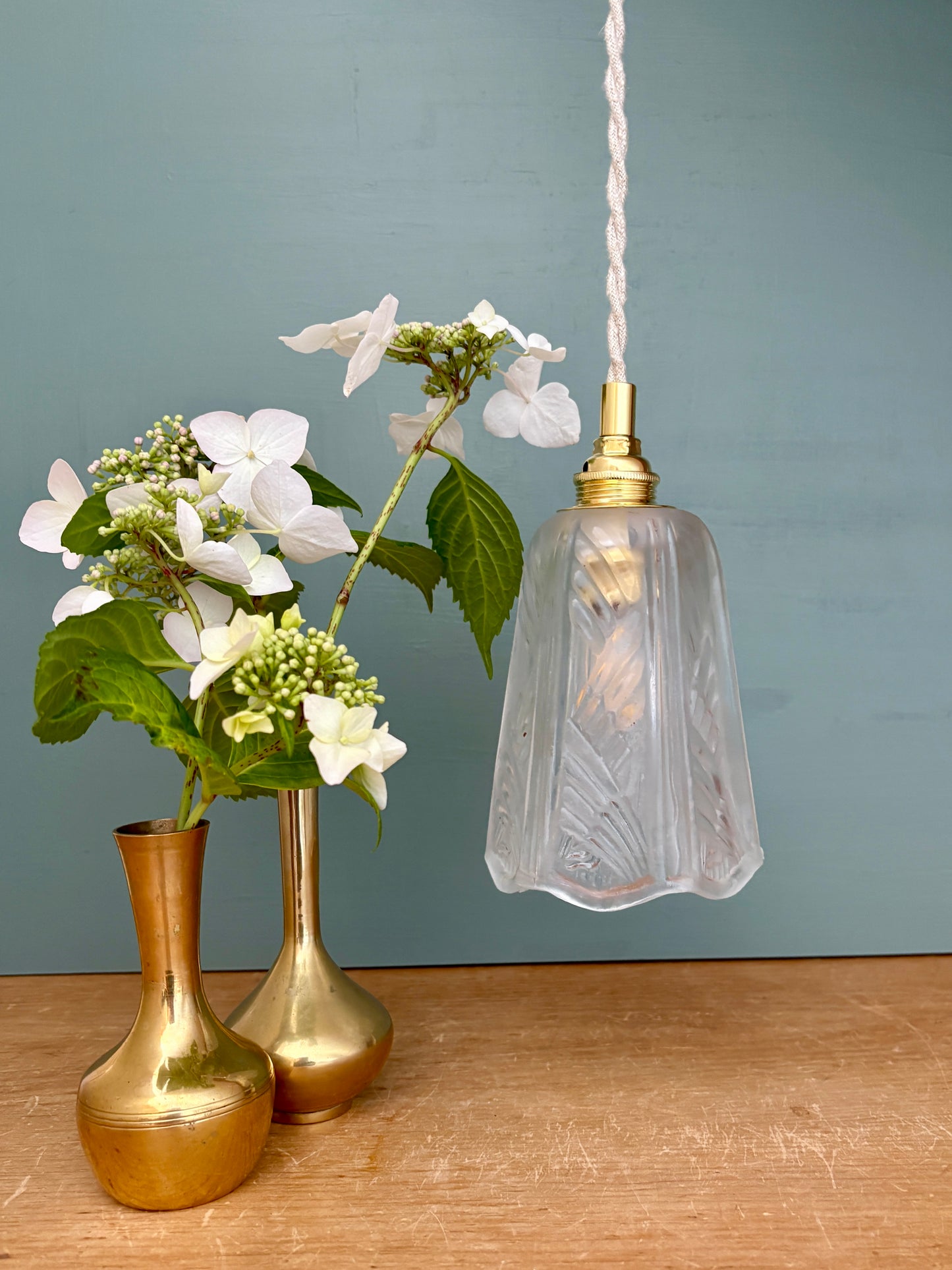 Suspension tulipe vintage art déco en verre dépoli