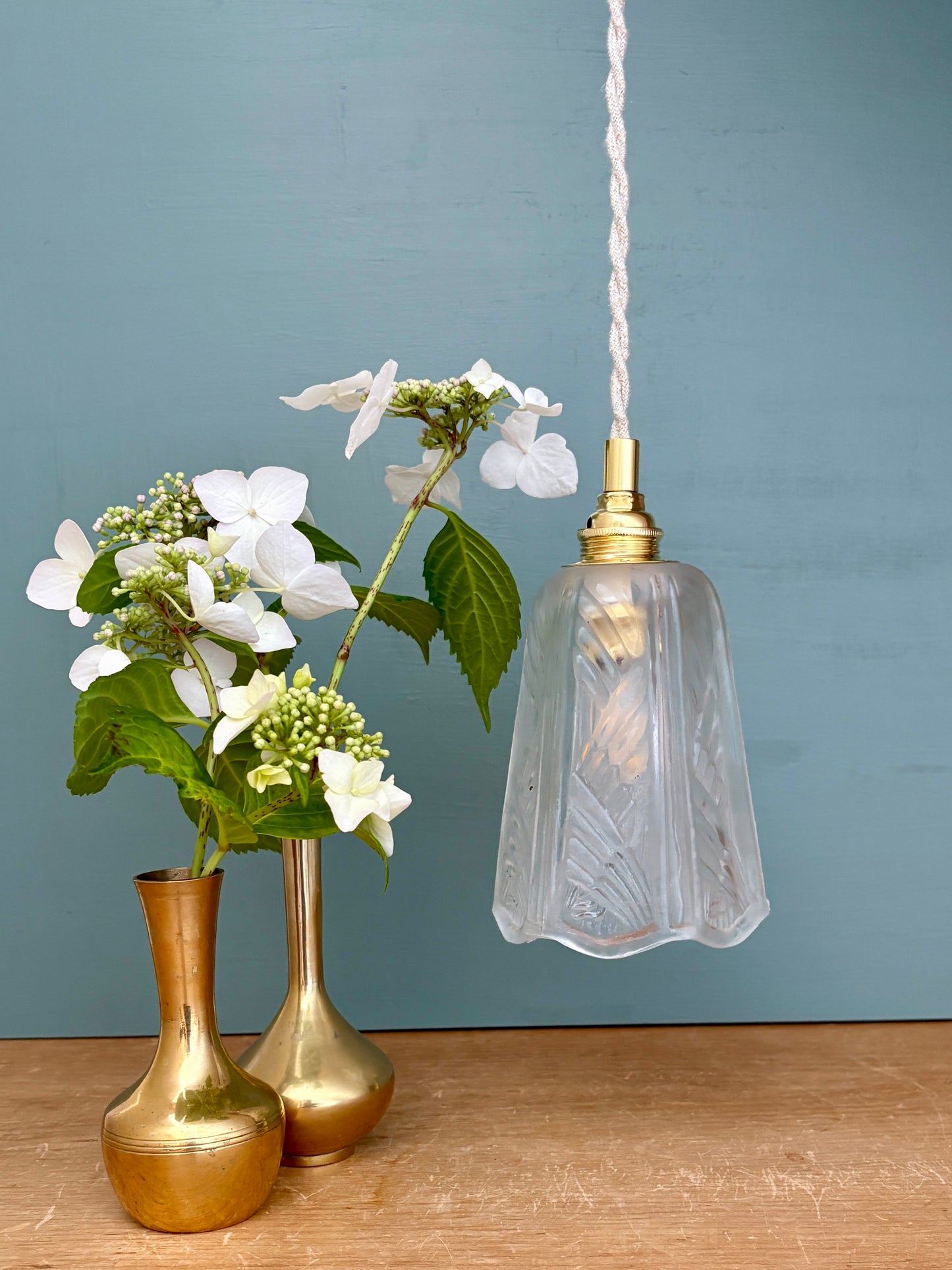 Suspension tulipe vintage art déco en verre dépoli