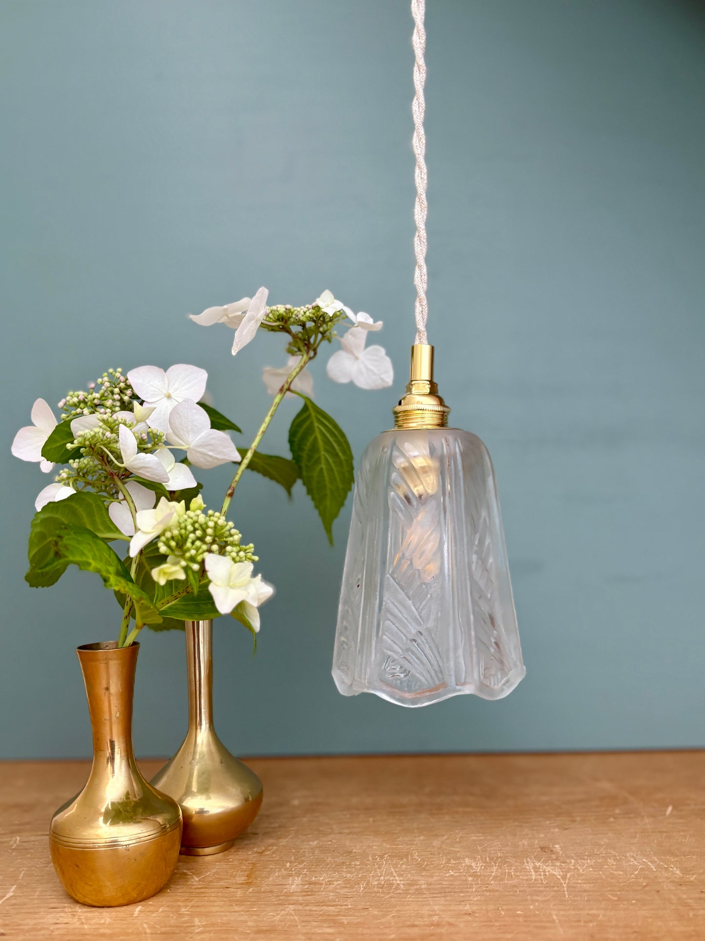 Suspension tulipe vintage art déco en verre dépoli