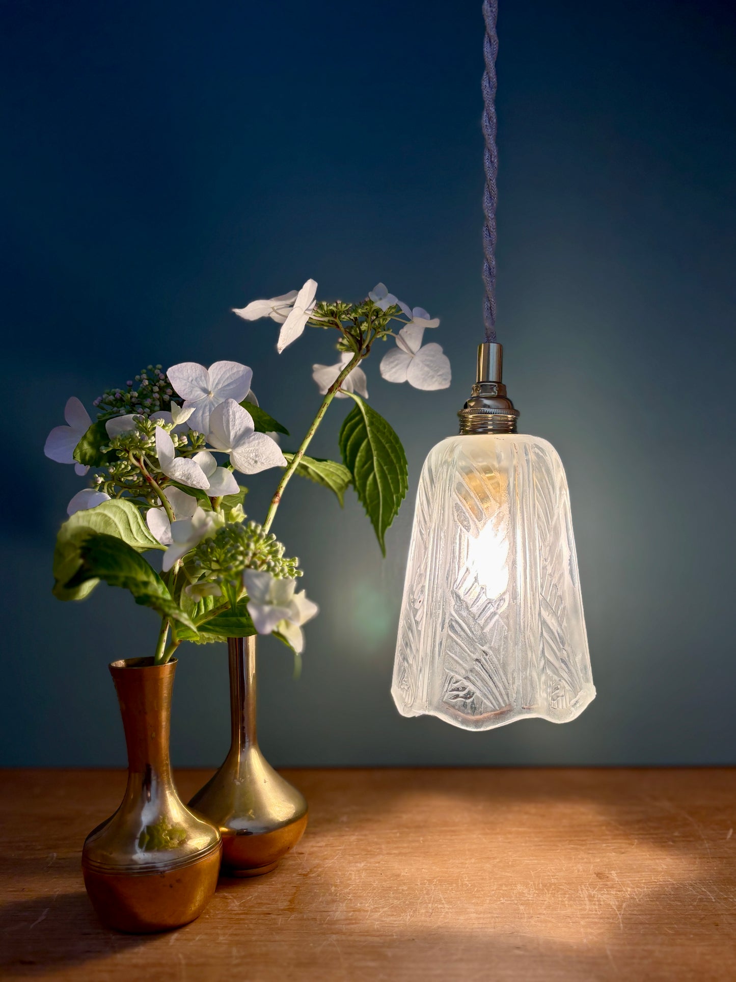 Suspension tulipe vintage art déco en verre dépoli