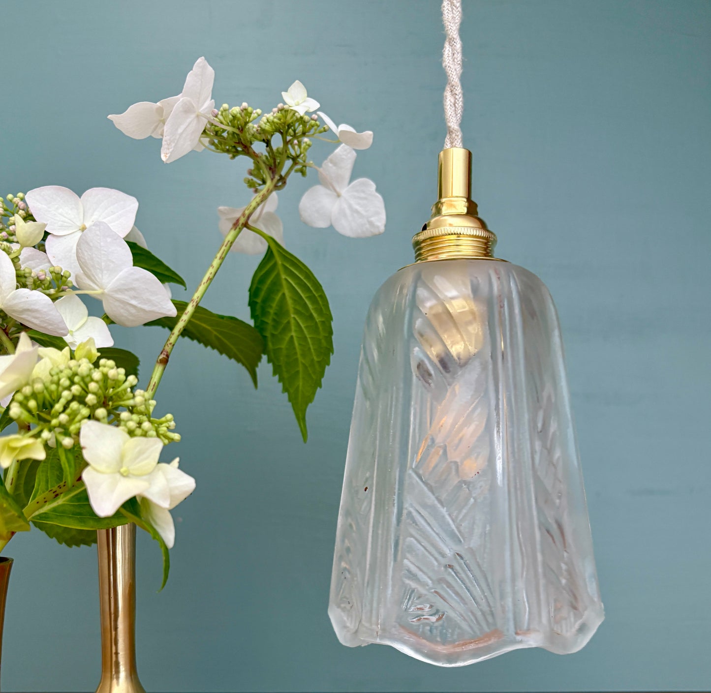 Suspension tulipe vintage art déco en verre dépoli