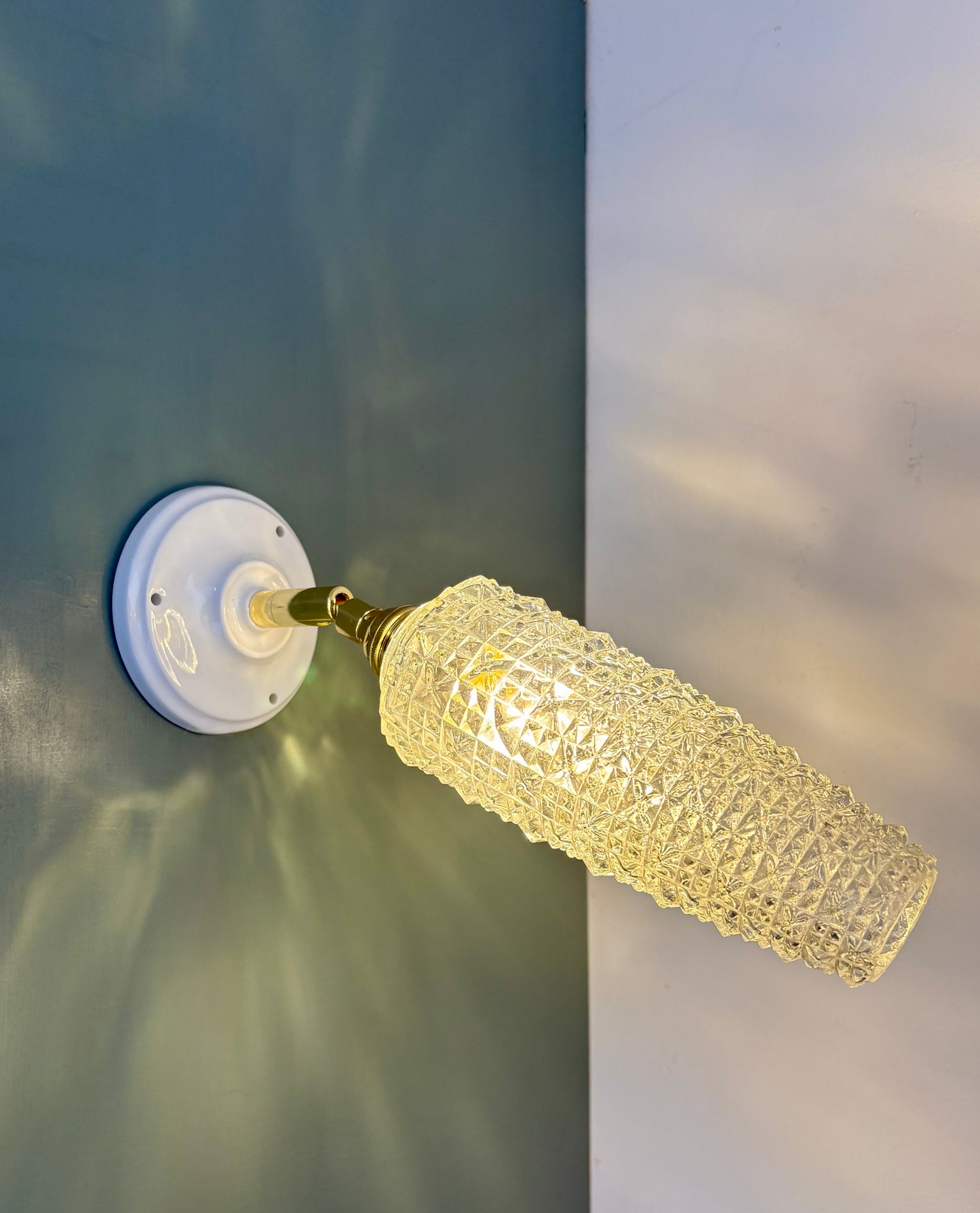 Applique tulipe vintage en verre pointe de diamant