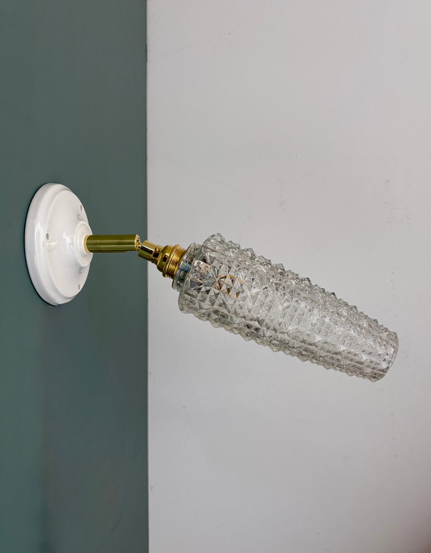 Applique tulipe vintage en verre pointe de diamant