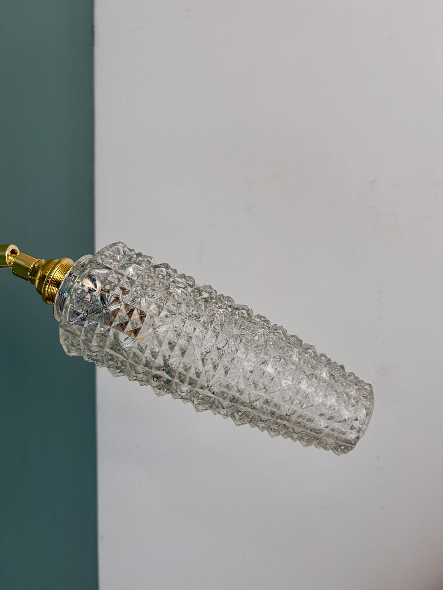 Applique tulipe vintage en verre pointe de diamant